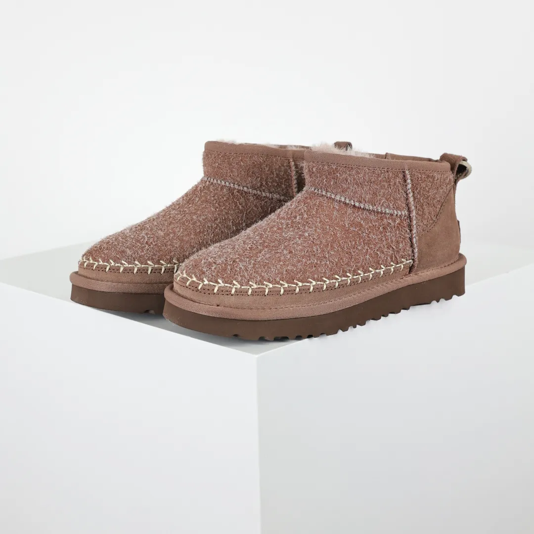Copywriting price 💰600 The core recommendation is good price. The platform’s foreign trade is exclusively for UGG women’s snow boots 1171538. Produced by the ten-year-old brand shoemaking factory production line. Pay attention to every detail. Longfeng A-grade genuine sheep fur is integrated. It is built in full compliance with the ZP process. Size: 35 36 37 38 39 40
